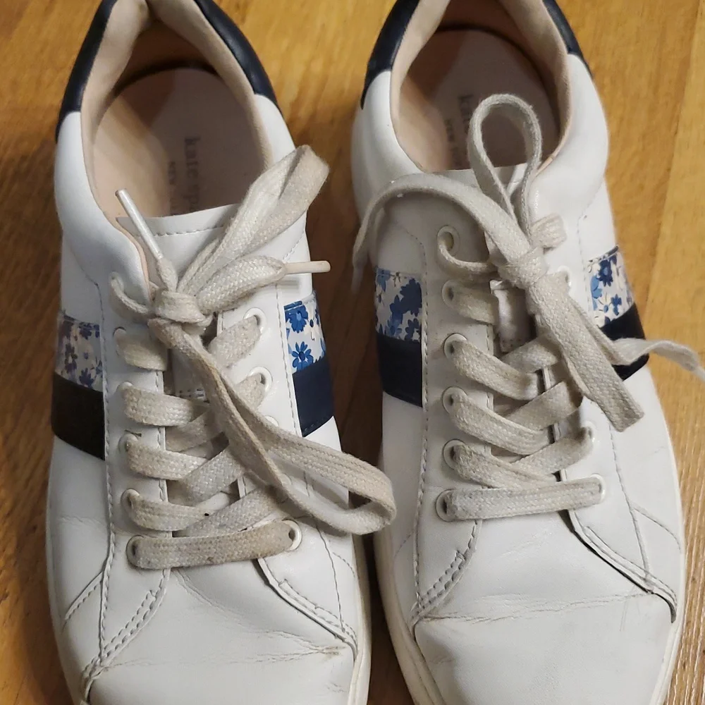 Kate Spade New York Keswick 2‎ White Leather Sneaker With Blue Floral Size 9B